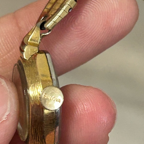 4/$100 BULOVA battery woman watch 6 inch 😎 - Picture 3 of 7